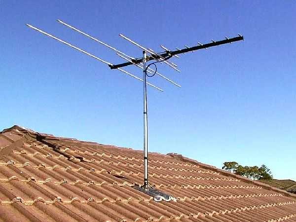 Dans les chalets d'été, il est préférable d'installer des antennes inactives avec un amplificateur séparé
