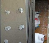 Les méthodes d'application des patchs de mastic peuvent varier. L'essentiel est que l'élément tienne bien