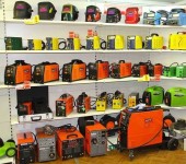 L'assortiment même dans une quincaillerie ordinaire peut être déroutant, mais dans un magasin spécialisé ...