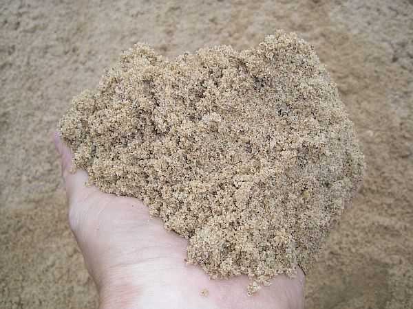 L'un des composants du béton est le sable