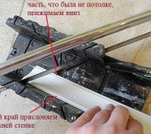 Comment couper un coin sur un socle de plafond: installez-le correctement dans une boîte à onglets