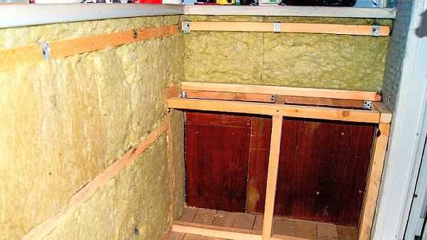 La laine minérale a de bonnes caractéristiques, mais a peur de l'humidité