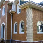 Vous ne devineriez pas immédiatement que cette maison est finie avec le revêtement.