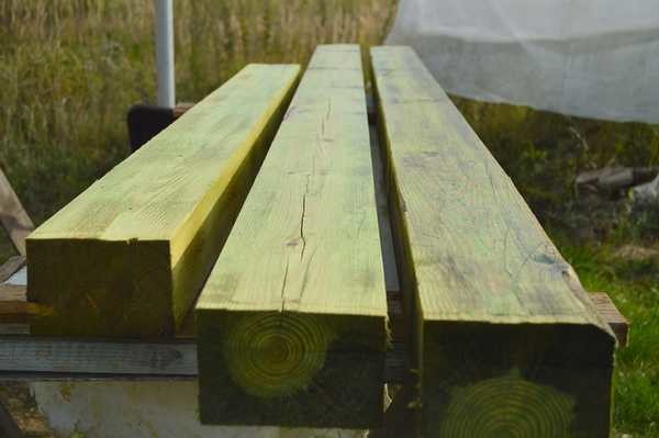 Imprégnation antibactérienne protectrice Senezh a d'excellentes caractéristiques, mais tache le bois verdâtre