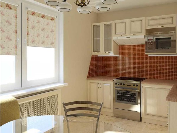 Intérieur clair et quelques accents bruns - une petite cuisine semble plus spacieuse