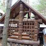 Une belle chambre de combustion. Directement une cabane pour le bois de chauffage))