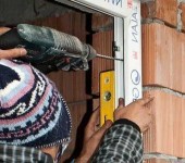 Vous devez constamment vérifier l'exactitude de l'installation.