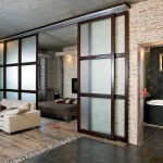 Motifs japonais - portes coulissantes translucides avec cadres de reliure sombre