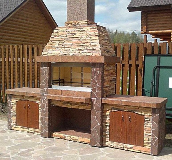 Vous pouvez construire ce four à brasero de vos propres mains.