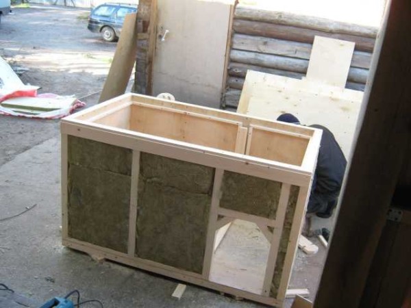 Niche en contreplaqué: un exemple d'isolation