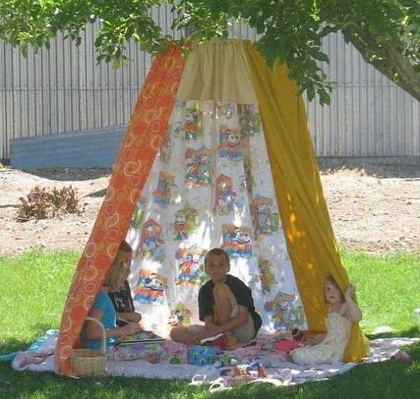 Une tente faite d'un cerceau et d'un tissu - rapide, bon marché, sûr