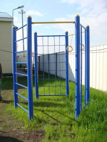 Une autre option pour un coin sportif pour la cour ou le chalet d'été