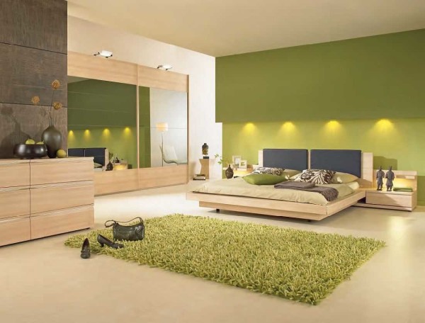 L'accent mural est situé à la tête du lit