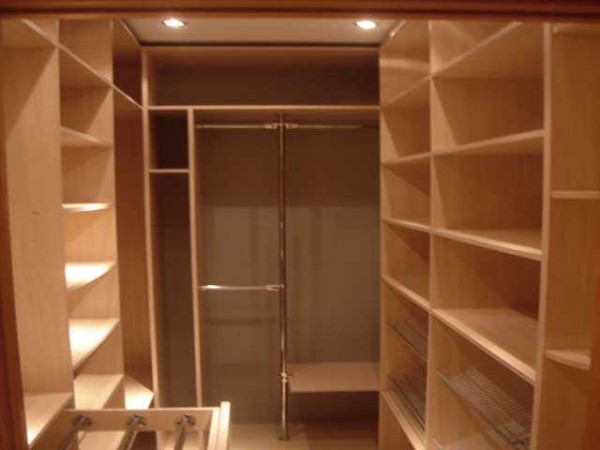 Le mobilier standard prend trop de place