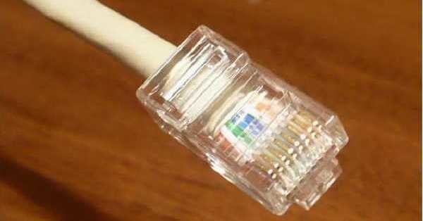 Voici à quoi ressemble un connecteur RJ-45