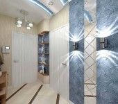 L'intérieur luxueux est mis en valeur par un éclairage compétent