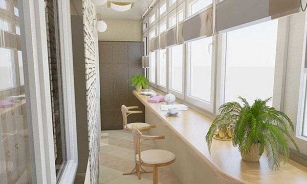 L'idée est la même, la décoration du balcon à l'intérieur est différente