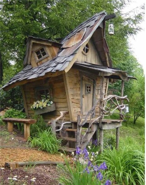 Telle est la toilette - une cabane, que vous ne pouvez pas vraiment cacher