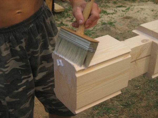 Il est plus pratique de travailler avec une brosse large