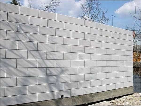Le principe de la pose de blocs de béton cellulaire