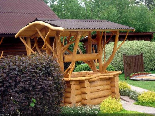 maison hachée pour un puits