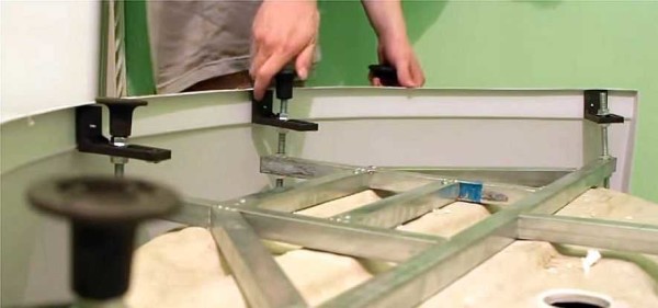 Installation des pieds