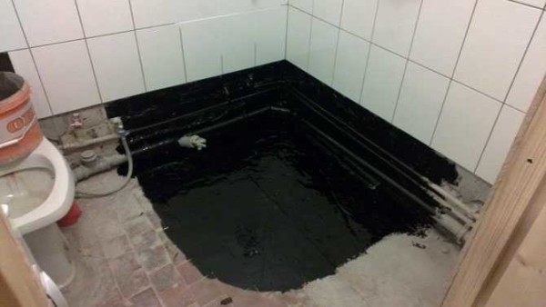 Trois fois enduit de mastic bitumineux