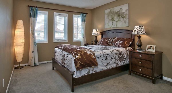 Comment aménager un lit dans une petite chambre
