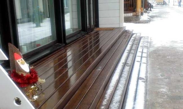 Cette terrasse est traitée avec de l'huile de terrasse Pinotex