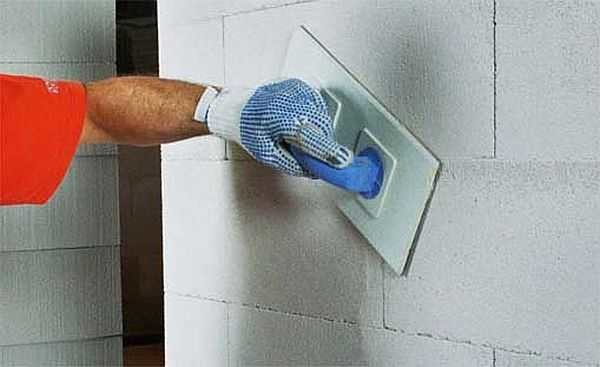 Niveler la surface pour la peinture