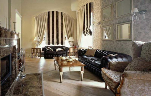 Couleurs plus calmes, tissu sans brillance - l'effet est différent et le style est classique