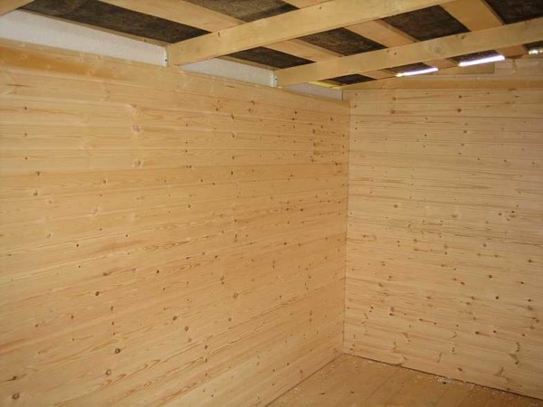 L'intérieur aussi était doublé de clins