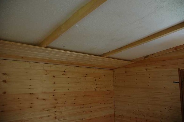 Le début du clin de plafond