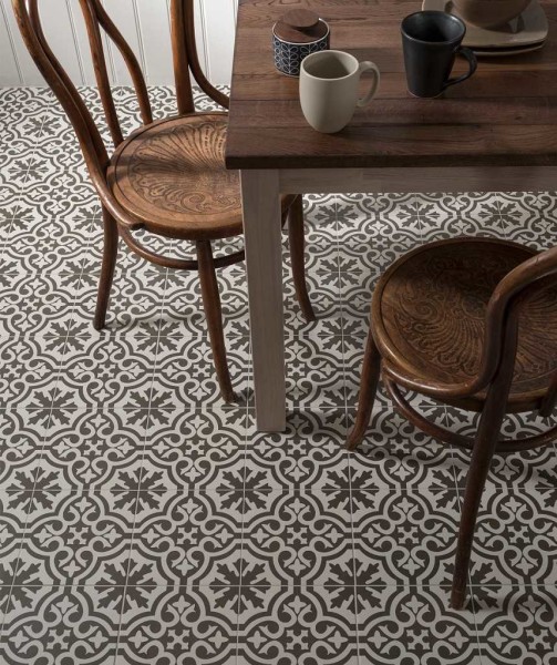 Une autre option, mais ici sur fond blanc motifs marron