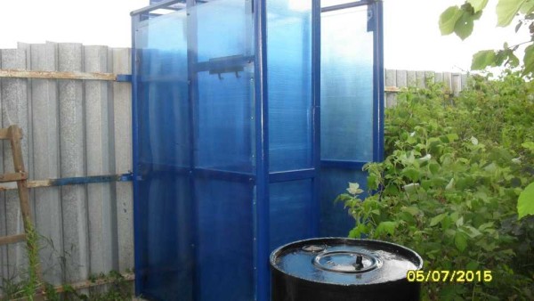 Polycarbonate monté
