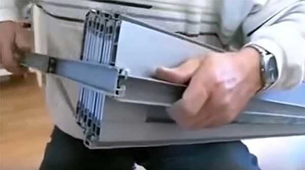 Assemblage de la porte accordéon