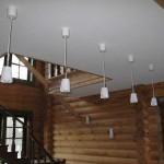 Blanc mat contre les murs en bois - a fière allure