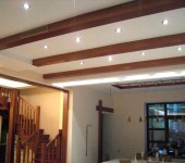 Décor traditionnel avec des matériaux non conventionnels