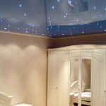 Vous pouvez également utiliser un plafond tendu dans la salle de bain.