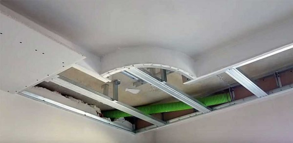 Mastic sur le côté et le plafond