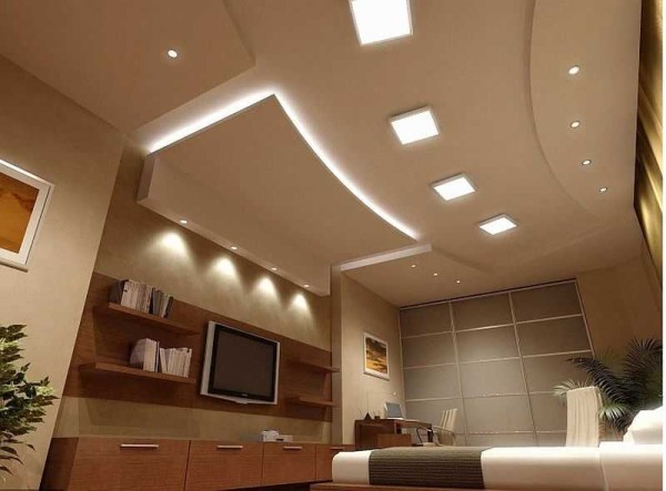 L'éclairage LED d'un plafond en plaques de plâtre n'est qu'une technique de conception spectaculaire. L'éclairage doit être pris en charge séparément