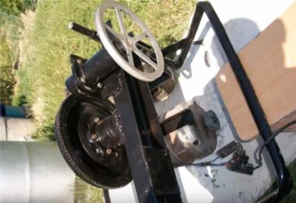 On accroche le moteur
