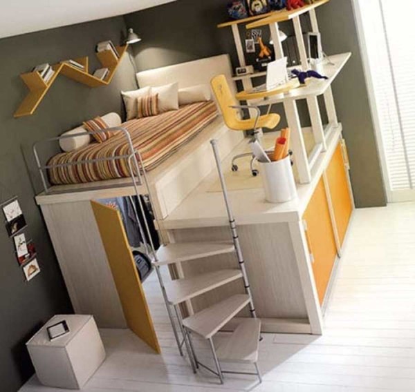 Mini-chambre avec dressing et espace de travail