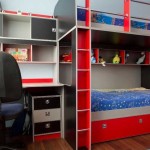 Une des options pour l'utilisation rationnelle de l'espace dans une petite crèche pour deux garçons