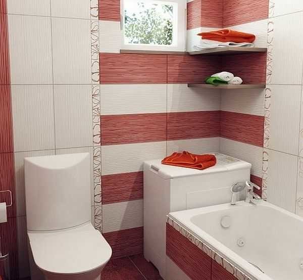 S'il y a un petit espace libre dans la salle de bain, vous pouvez essayer de trouver une machine à laver en dessous