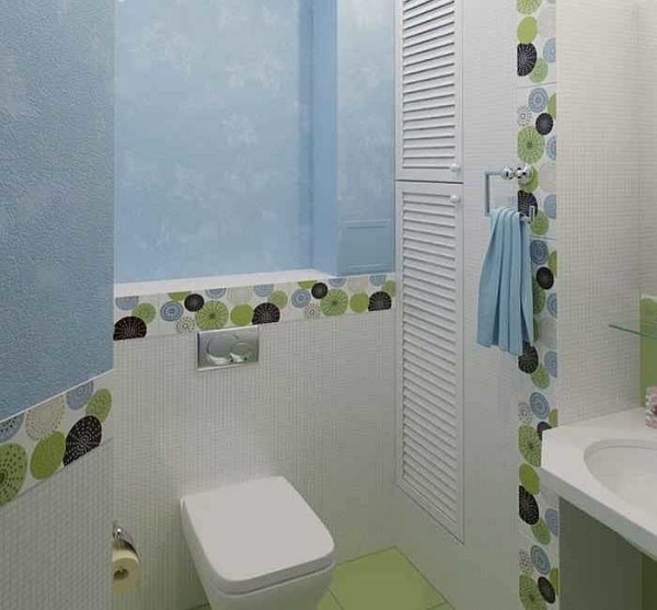 Lors de l'installation d'une toilette en porte-à-faux, le mur surélevé recouvre le cadre de montage. Faites attention - les carreaux de céramique texturés sont posés en bas - en haut - en plâtre décoratif