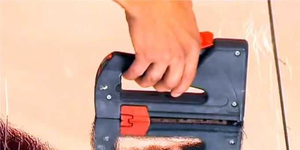 Réparez plus rapidement avec une agrafeuse