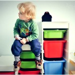 Commodes en plastique dans la pépinière - pratiques et hygiéniques