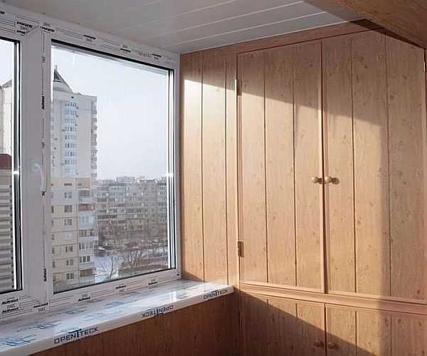 Armoires de balcon - usage courant