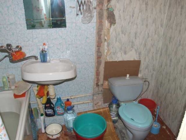 Mur entre les toilettes et la salle de bain enlevé